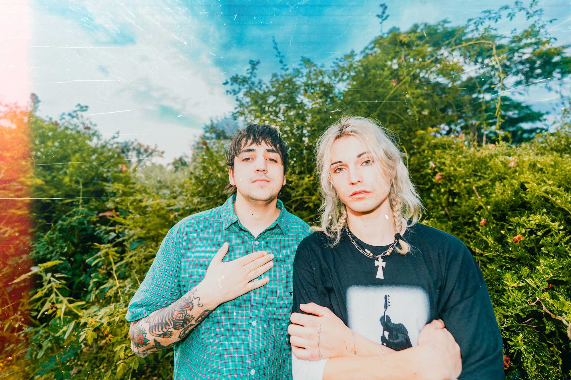 Towns release new single 'l8tely' + Supporting Trophy Eyes next month